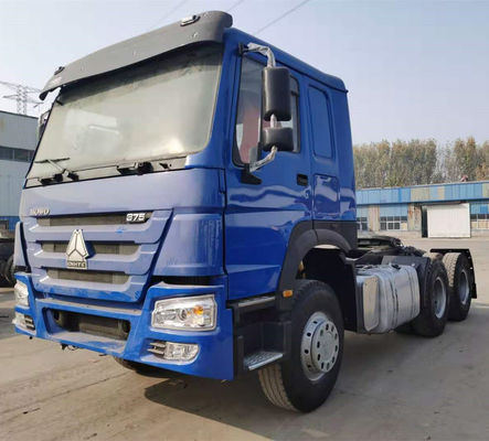 6800*2500*3200mm 3alxes 30t HOWO Camion tracteur d'occasion avec réservoir d'huile en aluminium de 400L