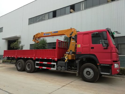 HOWO 6X4 Camion de marchandises avec grue Camion monté Grue 25-30 tonnes Capacité personnalisée