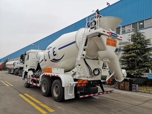 8 à 10 cbm HOWO Shacman Cement Mixer Truck Transmission manuelle pour l'Afrique