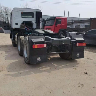 Capacité de chargement de 40 à 60 tonnes 6X4 375 HP Sinotruck Tracteur de camion HOWO utilisé à prix abordable