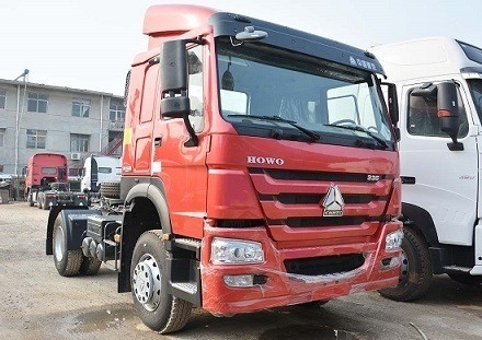 Capacité de chargement de 40 à 60 tonnes Euro2 Sinotruk HOWO 4X2