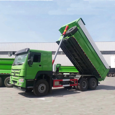 375 chevaux Sinotruck HOWO Foton 6X4 Capacité du moteur du camion à décharge à bascule&gt; 8L et 300L Tanker de carburant
