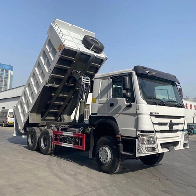 Capacité élevée 371 chevaux 6x4 10 roues Sinotruck HOWO camions à décharge avec un coucheur