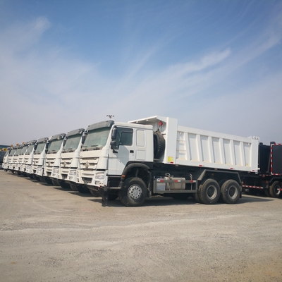 Capacité élevée 371 chevaux 6x4 10 roues Sinotruck HOWO camions à décharge avec un coucheur