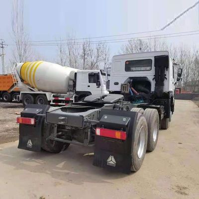 420 chevaux 371 chevaux Sinotruck HOWO 6X6 Tracteur Truck Tracteur pneus avec demande personnalisable
