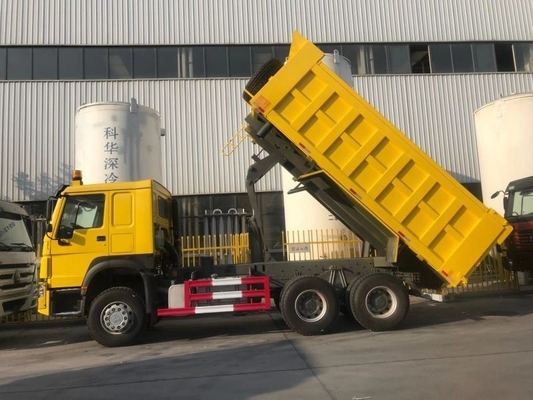 6X4 10 pneus déchargeur de sable HOWO camionneur-déchargeur avec moteur diesel et capacité de charge 21-30 t