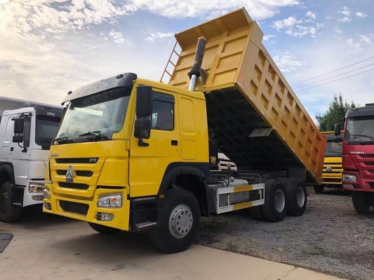 HOWO 6X4 25 tonnes 30 tonnes gros camions-déchargeurs avec un lit et une capacité de 300 litres de réservoir de carburant