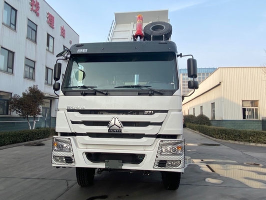 6X4 Sinotruk HOWO 10 Pneus Volume camion à sable déchargeur camion à décharge avec réservoir de carburant de 300L