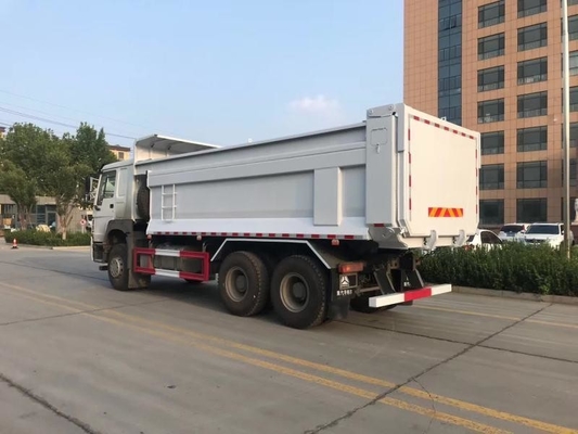 Sinotruck HOWO 20 mètres cubes Rhd Zambie camion à bascule avec système de direction Zf8118