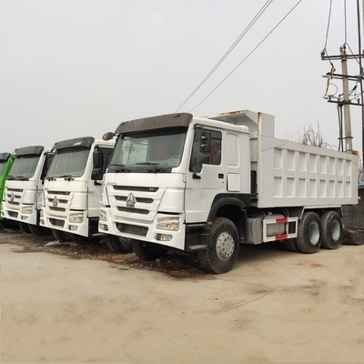Demande personnalisée Sinotruck HOWO 6X4 camion poubelle d'occasion au Botswana avec personnalisation