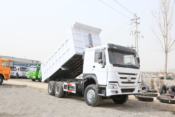 Demande personnalisée Sinotruck HOWO 6X4 camion poubelle d'occasion au Botswana avec personnalisation