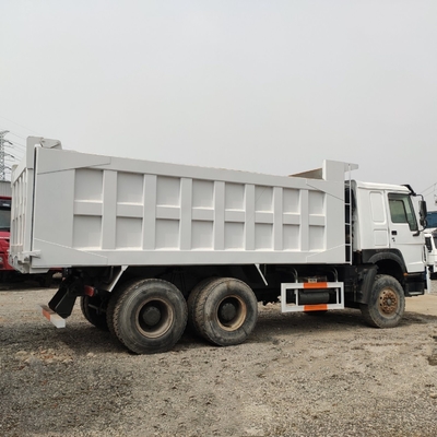 Demande personnalisée Sinotruck HOWO 6X4 camion poubelle d'occasion au Botswana avec personnalisation
