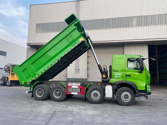 40 tonnes de camion à remontage Sinotruck HOWO 8X4 Dump Mining utilisé avec transmission HW19710