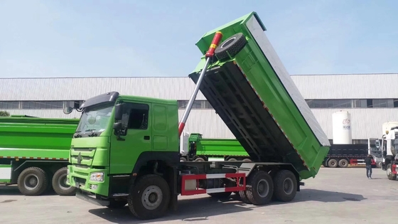 40 tonnes de camion à remontage Sinotruck HOWO 8X4 Dump Mining utilisé avec transmission HW19710