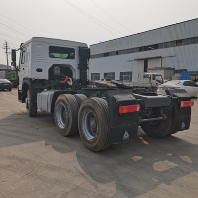 6X4 HOWO Road Man Tracteur Tête de camion pour l'Afrique 2016 Année Cummins Isme 420 Moteur
