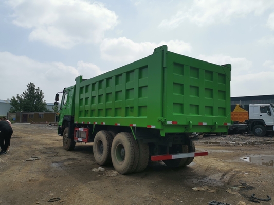 2017 Années en bon état 6X4 Sinotruk HOWO Camion à ordures d'occasion pour le marché africain Sièges ≤5