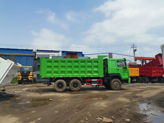 2017 Années en bon état 6X4 Sinotruk HOWO Camion à ordures d'occasion pour le marché africain Sièges ≤5