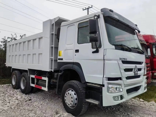Camions d'occasion Sinotruk HOWO Camions d'occasion avec bonne conduite 20cbm Dimension du seau