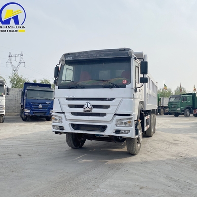 6X4 Sinotruk HOWO Dump Truck / Tipper 371HP 375HP avec une cabine couchette et A / C