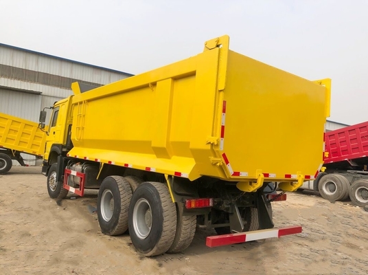 Un camion-lit avec climatiseur Sinotruck HOWO 371 420HP Poids lourd 10 roulettes