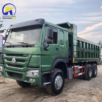 LHD/Rhd HOWO Sinotruk 15 mètres cubes Ventilateur hydraulique pour camions-déchargeurs avec une capacité de moteur &gt; 8 litres