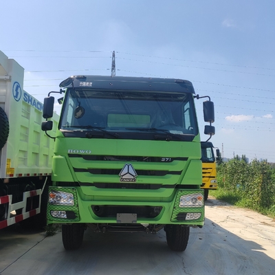 Sinotruk HOWO 371HP Chasseur de charbon diesel à déverrouillage avec moteur Wd615.47.D12. Je vous en prie.42