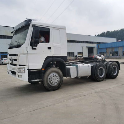 6800*2500*3200mm 3alxes 30t HOWO Camion tracteur d'occasion avec réservoir d'huile en aluminium de 400L