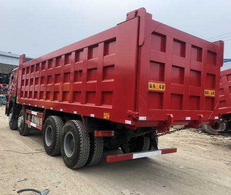 Sinotruk 12 roues utilisées HOWO 70 tonnes 100 tonnes camion de décharge 8X4 avec conception de pneus radiaux