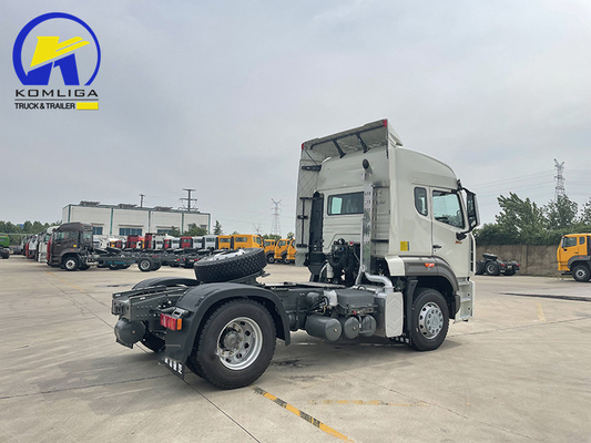 Sinotruk HOWO 4X2 4X4 Prime Mover 6 roues Semi-remorque Tracteur tête de camion avec pneus