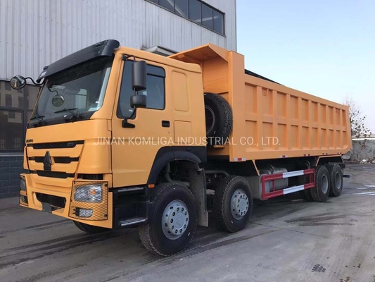 Cnhtc HOWO Sinotruk 8X4 camionneur à décharges/camion à décharges/camion lourd avec réservoir de carburant de 300 litres