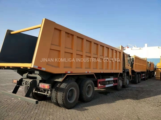 Cnhtc HOWO Sinotruk 8X4 camionneur à décharges/camion à décharges/camion lourd avec réservoir de carburant de 300 litres