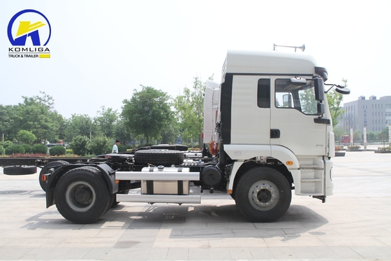 6 roues Shacman 4X2 camion-tête de remorque légère pour ≤5 sièges et pétrolier en aluminium de 400L
