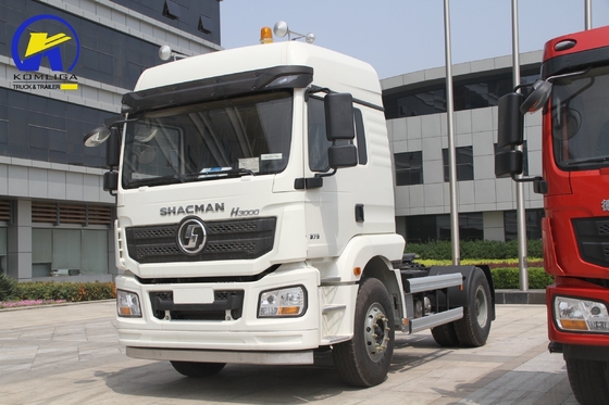 6 roues Shacman 4X2 camion-tête de remorque légère pour ≤5 sièges et pétrolier en aluminium de 400L