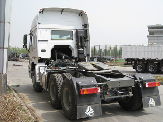 Sinotruk HOWO 6X4 10 roues tracteur à traction avec une puissance diesel de 420 ch