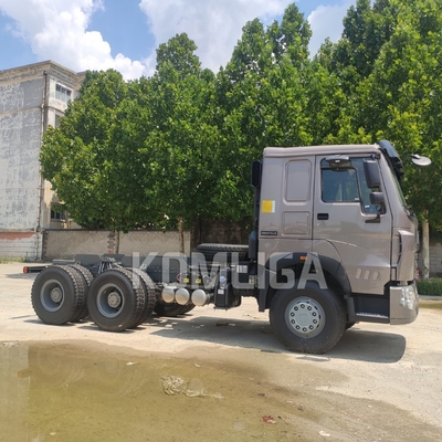 Sinotruk HOWO 6X4 Camion tracteur lourd avec une capacité de chargement de 40-60 tonnes