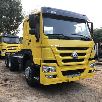 Sinotruk HOWO Truck à tête de tracteur pour moteur de remorque de capacité&gt; 8L Base de traction facultative