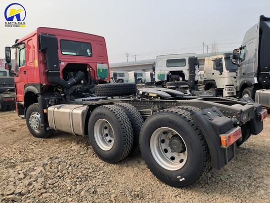 Les pièces détachées techniques sont fournies par Sinotruk HOWO 6X4 Tracteur pour l'Afrique 6800*2500*3200mm