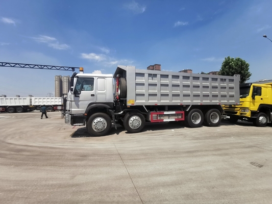 30 à 50 tonnes de camions-décharge à décharge lourds utilisés Sinotruk HOWO 371HP 8X4 avec structure durable
