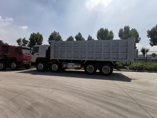 30 à 50 tonnes de camions-décharge à décharge lourds utilisés Sinotruk HOWO 371HP 8X4 avec structure durable