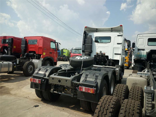 10 roues de remorquage 6×4 roue motrice HOWO A7 tête de tracteur de camion avec des caractéristiques optionnelles