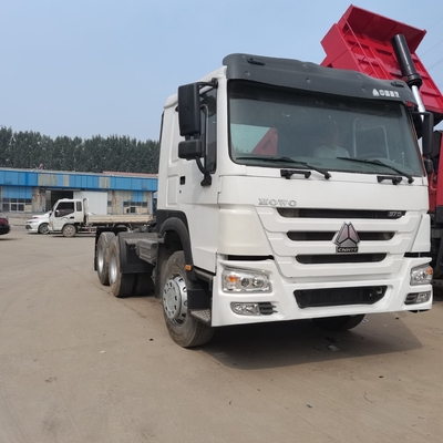 Haute capacité de moteur HOWO 3 essieux 6X4 Tireur Tête de camion pour les acheteurs africains