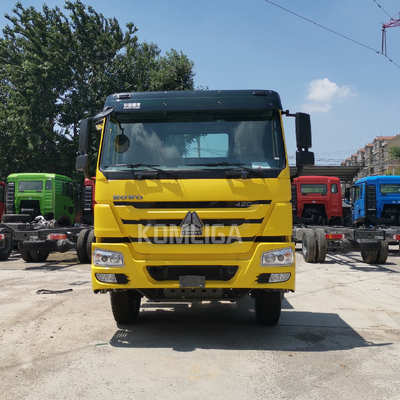 HOWO 10 Roue de traction de la tête de camion de premier déménageur avec remorque A / C cabine et la personnalisation