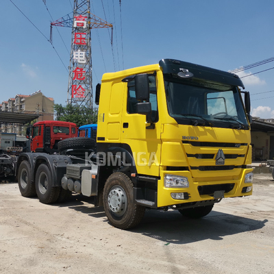 HOWO 10 Roue de traction de la tête de camion de premier déménageur avec remorque A / C cabine et la personnalisation