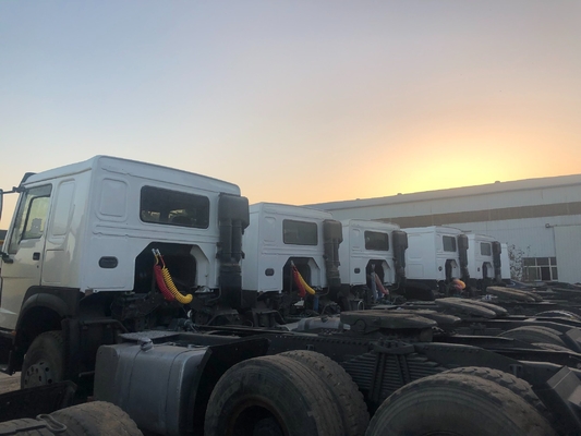 Zz4257s3241W 6X4 10 roues HOWO Tracteur Truck tête avec boîte de vitesses Hw19710 durable