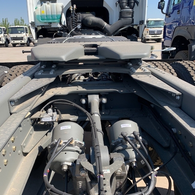 Puissance 351-450 chevaux CCE certifié Sinotruk HOWO 6X4 Tracteur pour le transport de remorques