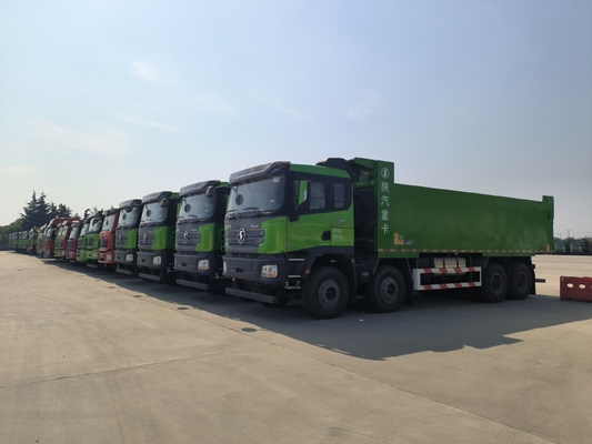Shacman a utilisé un camion de décharge lourd 6X4 X3000 pour soulever le bascule ventral