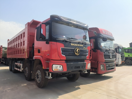 Shacman a utilisé un camion de décharge lourd 6X4 X3000 pour soulever le bascule ventral