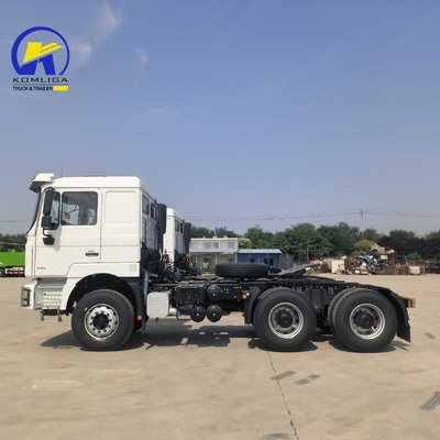 3 essieux Shacman Tireur Tireur Tête de camion Moteur principal pour les besoins de transport lourd