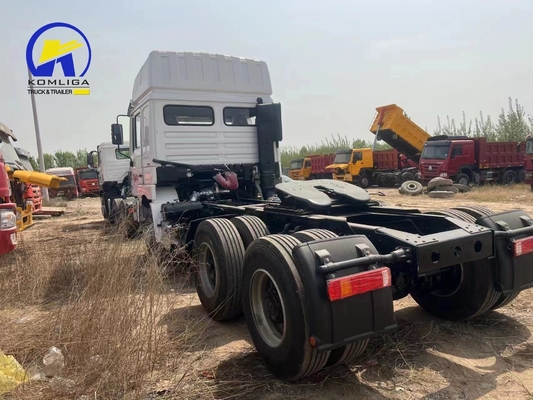 Shacman 6X4 Tracteur à tête de remorque avec homme d'essieu avant 7,5 tonnes