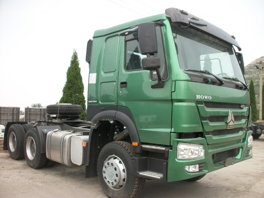 Sinotruk HOWO 6*4 420HP Tête de remorque Camion tracteur Camion tracteur avec 6800*2500*3200mm Taille